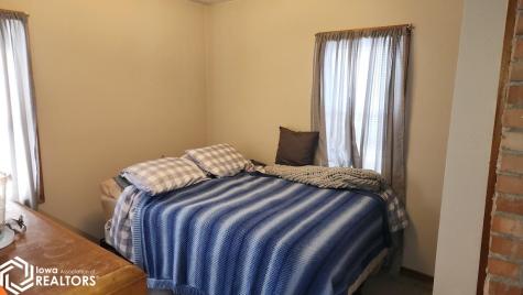 935 11th Street NE Mason City IA 50401