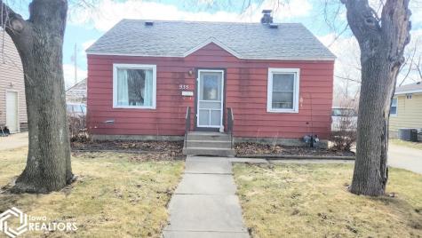 935 11th Street NE Mason City IA 50401