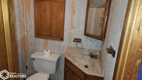 935 11th Street NE Mason City IA 50401