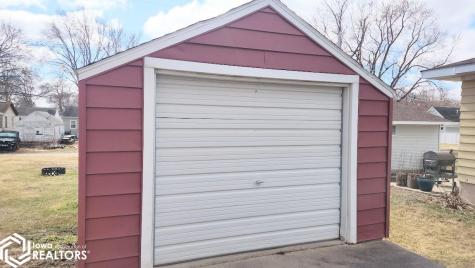 935 11th Street NE Mason City IA 50401