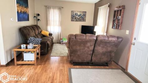 935 11th Street NE Mason City IA 50401