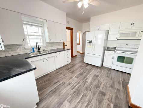 321 S Van Kirk Street Latimer IA 50452