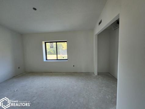 1368 12th Street NE Mason City IA 50401