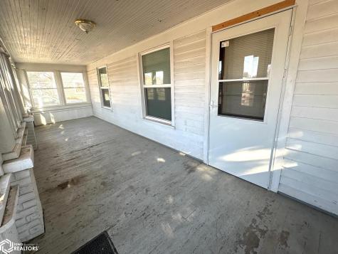 912 River Street Iowa Falls IA 50126