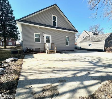 912 River Street Iowa Falls IA 50126