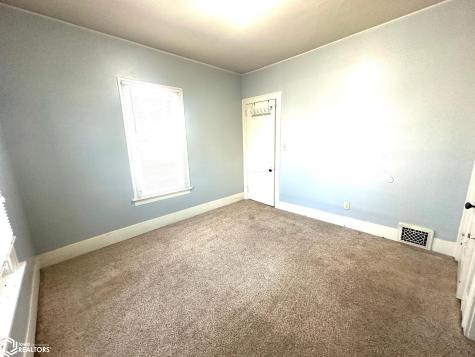 912 River Street Iowa Falls IA 50126