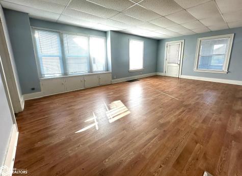 912 River Street Iowa Falls IA 50126
