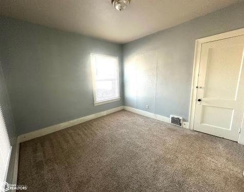 912 River Street Iowa Falls IA 50126