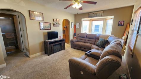 1029 1st Street NE Mason City IA 50401