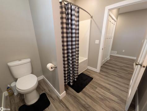 1610 W 7th Avenue N Clear Lake IA 50428