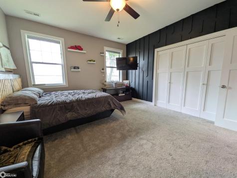 1610 W 7th Avenue N Clear Lake IA 50428