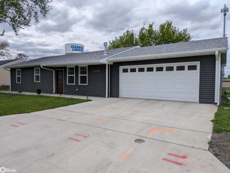 1610 W 7th Avenue N Clear Lake IA 50428