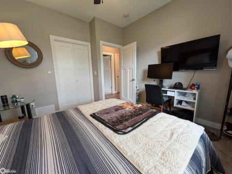 1610 W 7th Avenue N Clear Lake IA 50428