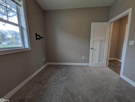 1610 W 7th Avenue N Clear Lake IA 50428