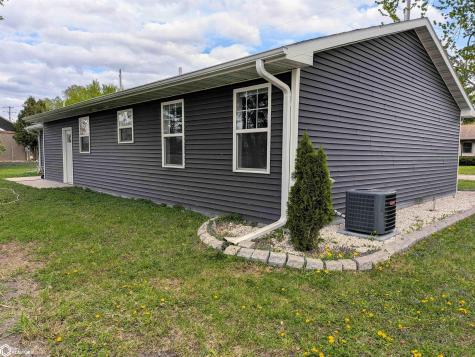 1610 W 7th Avenue N Clear Lake IA 50428