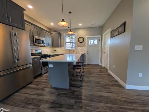1610 W 7th Avenue N Clear Lake IA 50428