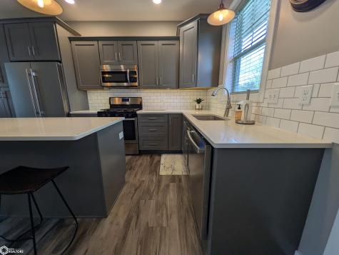 1610 W 7th Avenue N Clear Lake IA 50428