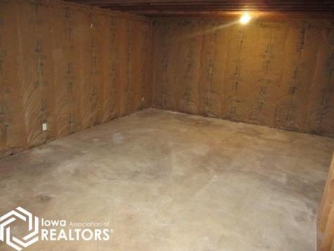 711 1st Street NE Belmond IA 50421