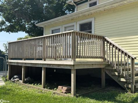 300 N 4th Street Clear Lake IA 50428