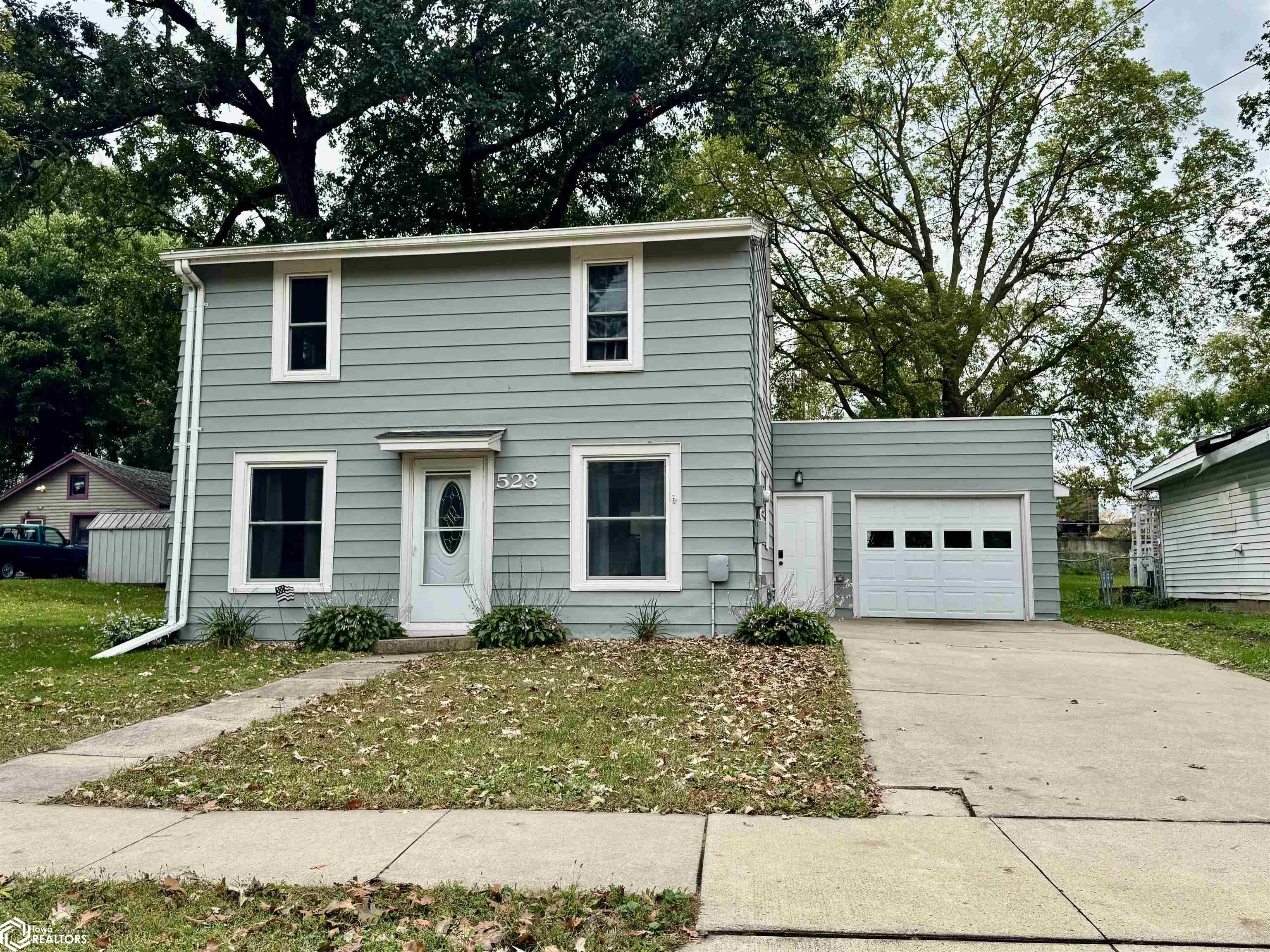 523 10th Avenue N Clear Lake IA 50428