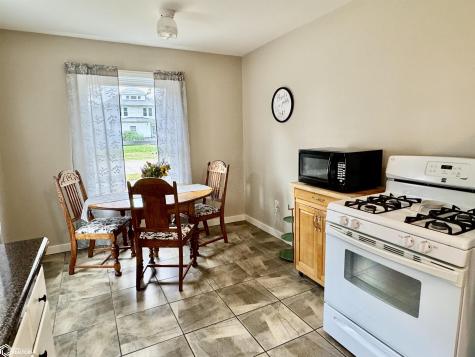 523 10th Avenue N Clear Lake IA 50428