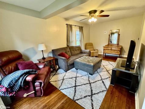 523 10th Avenue N Clear Lake IA 50428