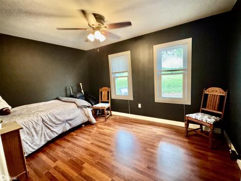 523 10th Avenue N Clear Lake IA 50428