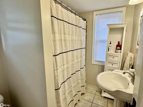 523 10th Avenue N Clear Lake IA 50428