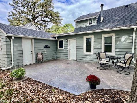 523 10th Avenue N Clear Lake IA 50428