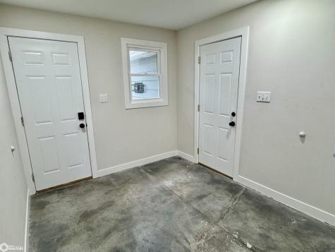 523 10th Avenue N Clear Lake IA 50428