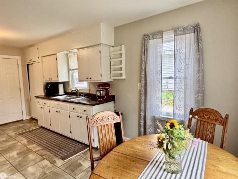 523 10th Avenue N Clear Lake IA 50428