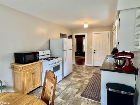 523 10th Avenue N Clear Lake IA 50428