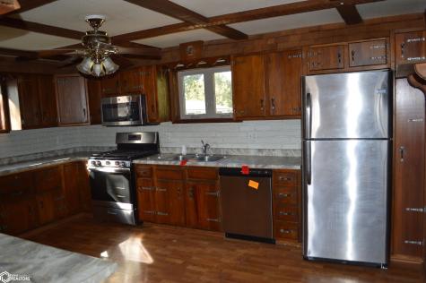 659 3rd Place SE Mason City IA 50401