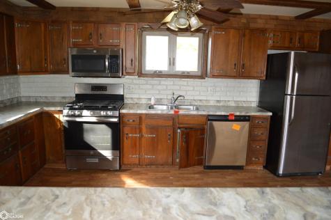 659 3rd Place SE Mason City IA 50401