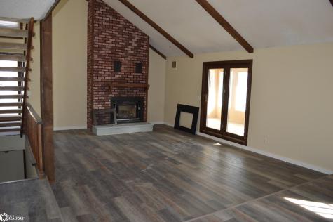 659 3rd Place SE Mason City IA 50401