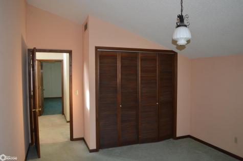 659 3rd Place SE Mason City IA 50401