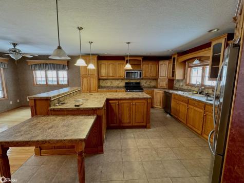 945 S 4th Street Forest City IA 50436