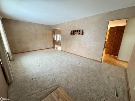 945 S 4th Street Forest City IA 50436