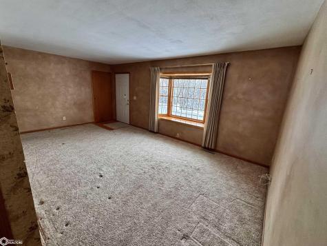 945 S 4th Street Forest City IA 50436