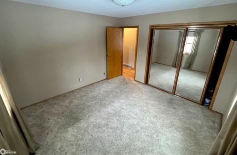 945 S 4th Street Forest City IA 50436