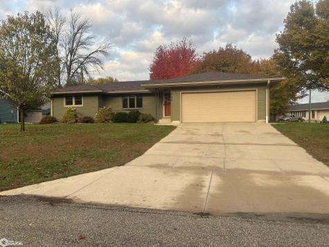 706 S Garfield Avenue Mason City IA 50401