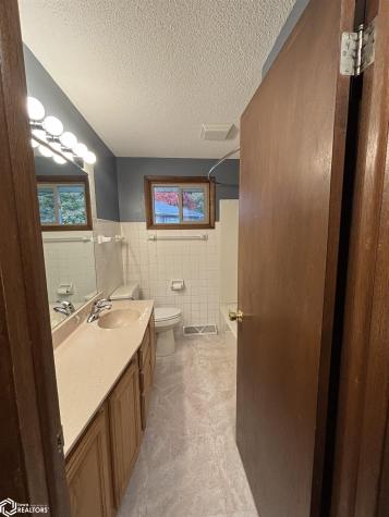 706 S Garfield Avenue Mason City IA 50401