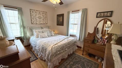 209 S Tennessee Avenue Mason City IA 50401