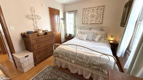 209 S Tennessee Avenue Mason City IA 50401