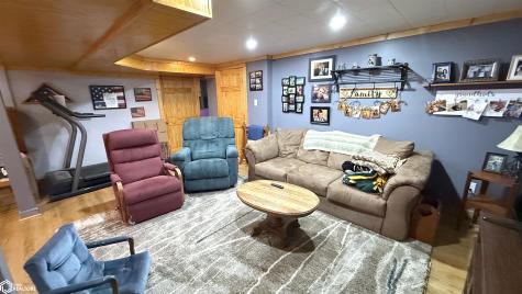 209 S Tennessee Avenue Mason City IA 50401