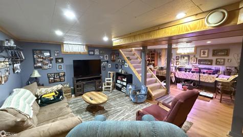 209 S Tennessee Avenue Mason City IA 50401