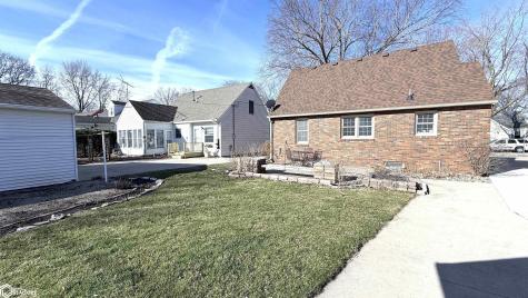209 S Tennessee Avenue Mason City IA 50401