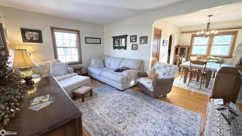 209 S Tennessee Avenue Mason City IA 50401