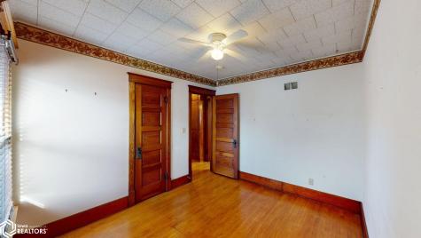 116 16th Street SE Mason City IA 50401