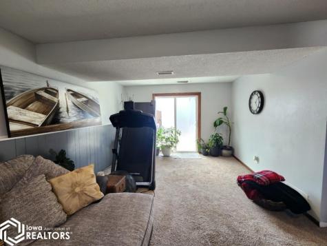 1026 N Polk Avenue Mason City IA 50401